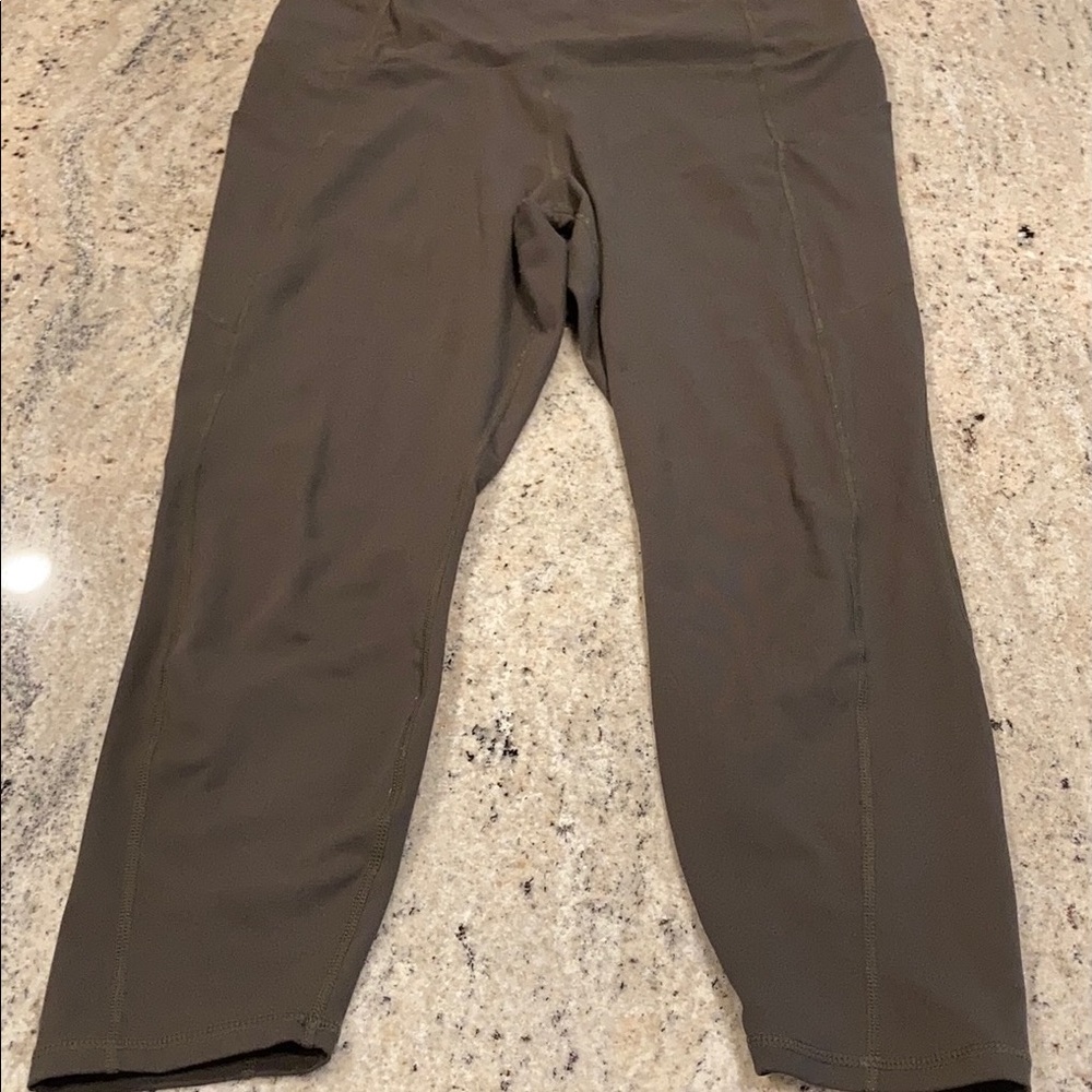 Fabletics 1X olive crop leggings